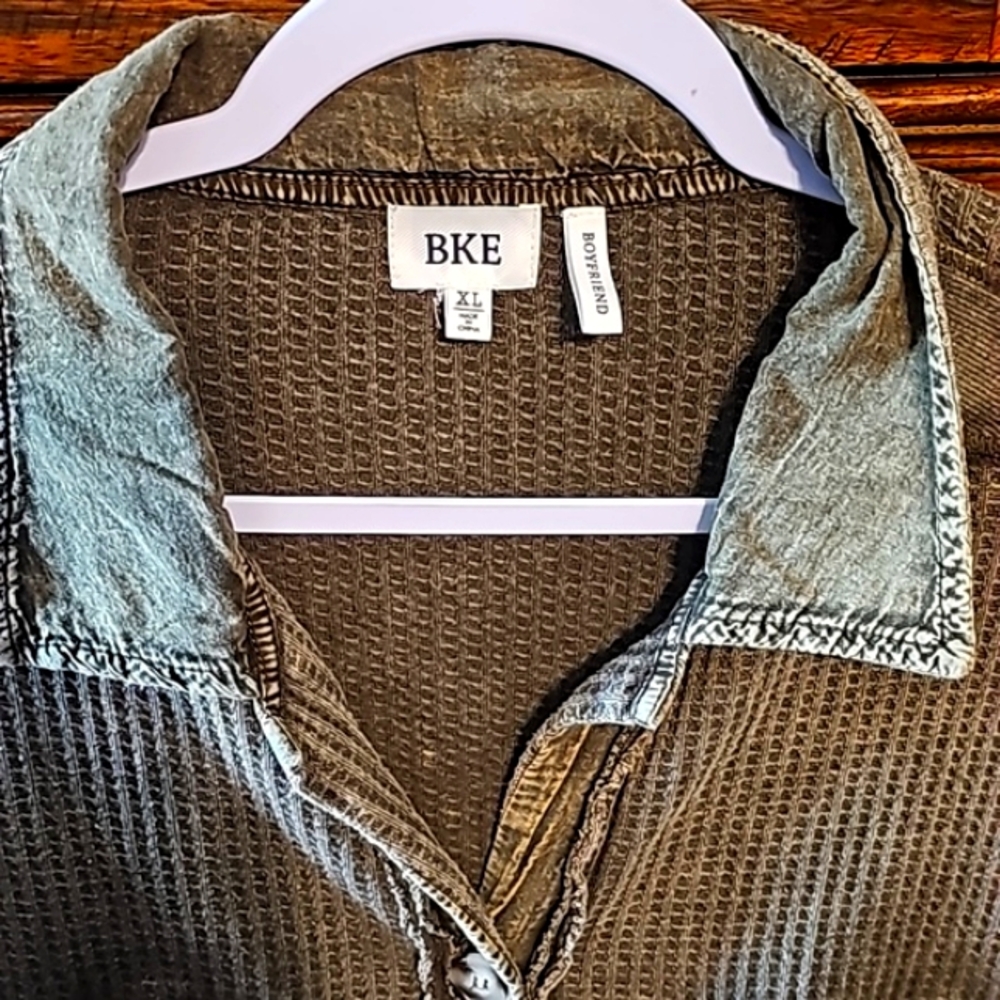 BKE WAFFLE KNIT like new green mineral wash shacket/shirt top. Sz xlg - Picture 7 of 9